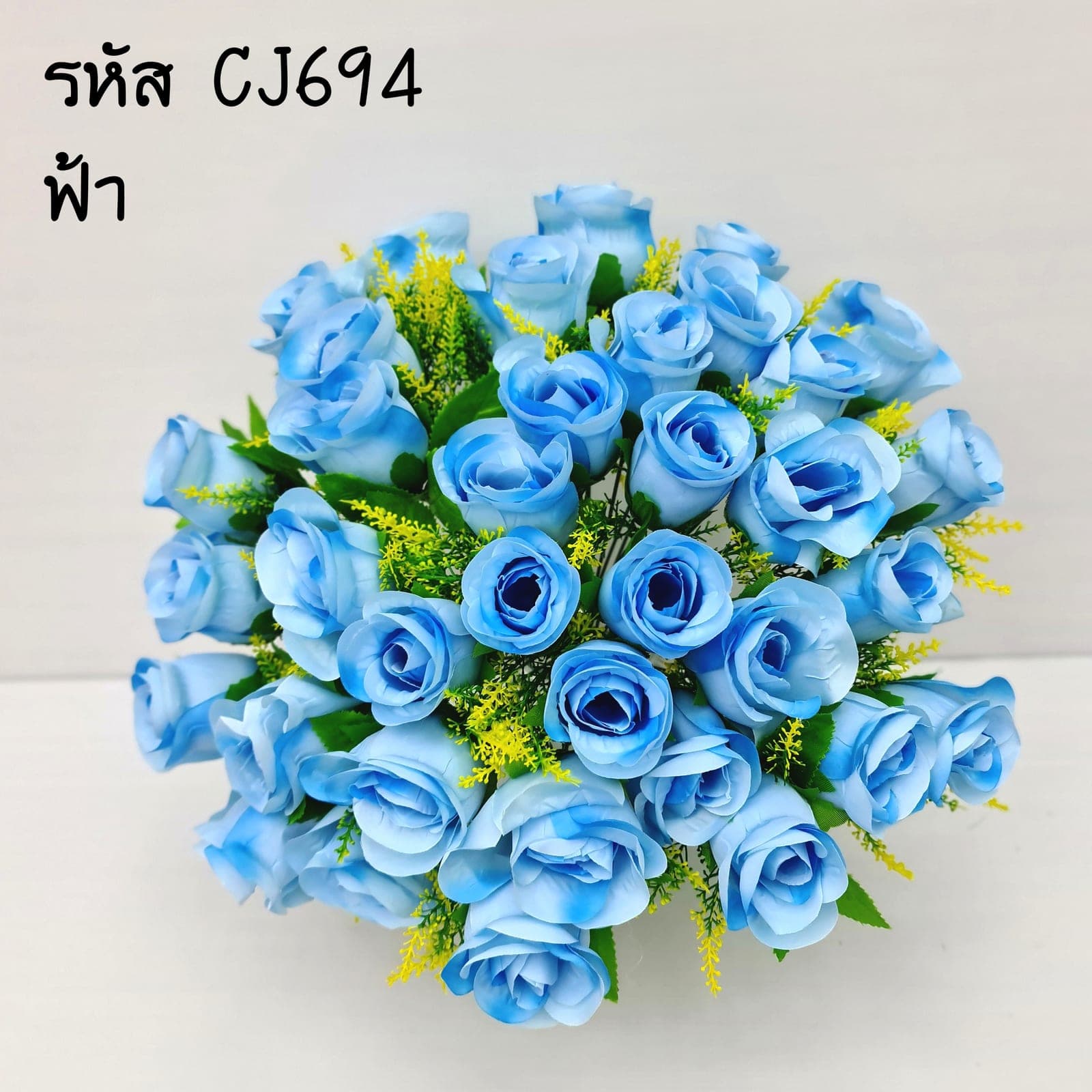 กุหลาบ 36 ดอก (CJ69), Rose (36 blooms): velvet petals folded into opening, multi-layered tiers.