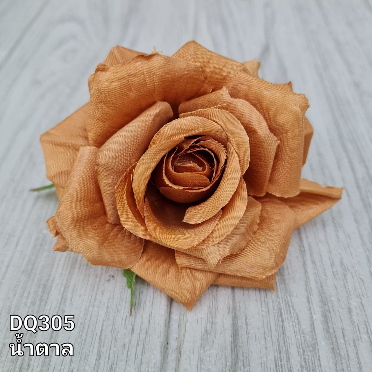 หัวดอกกุหลาบ (DQ3), กุหลาบ: สีกลีบเป็นชั้นไล่โทนจากใจกลางสู่ขอบนอก