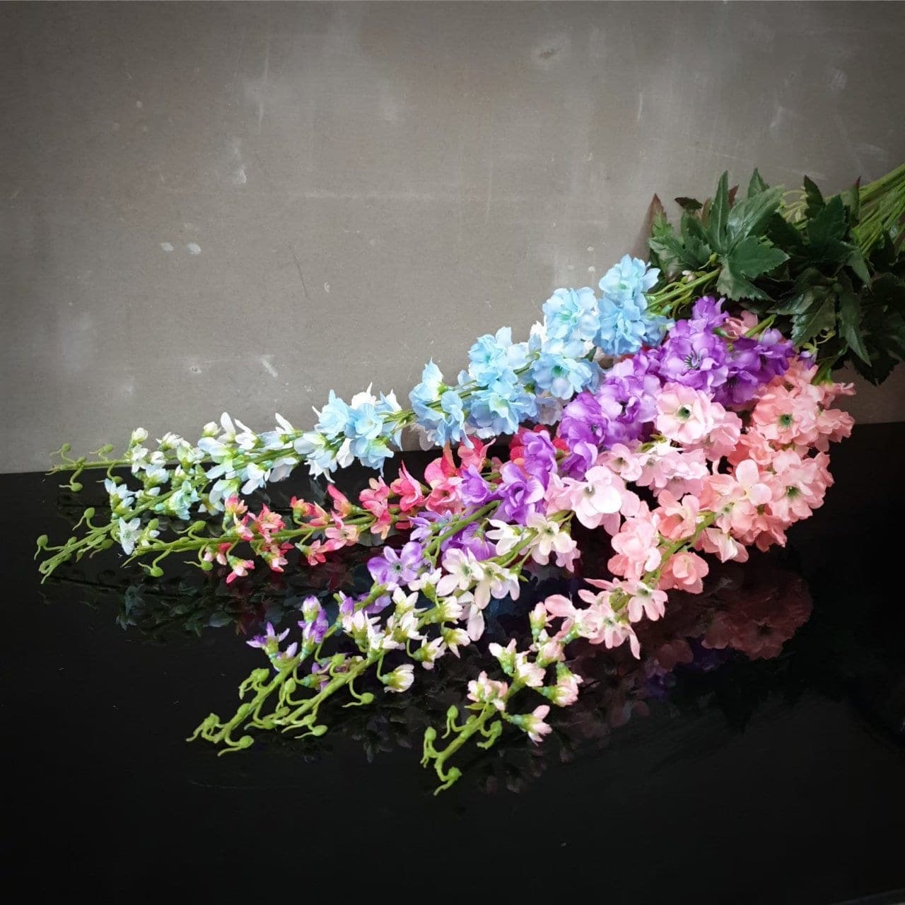 กุหลาบพวงช่อยาว (P39), กุหลาบ: สีกลีบเป็นชั้นไล่โทนจากใจกลางสู่ขอบนอก
