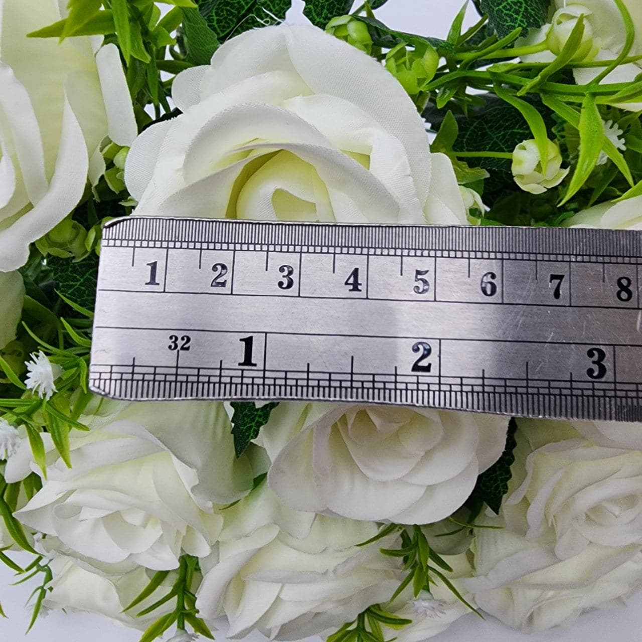 กุหลาบ18ดอก (PN3), Rose (18 blooms): graduated petal tones running from a deep heart to a softer edge.