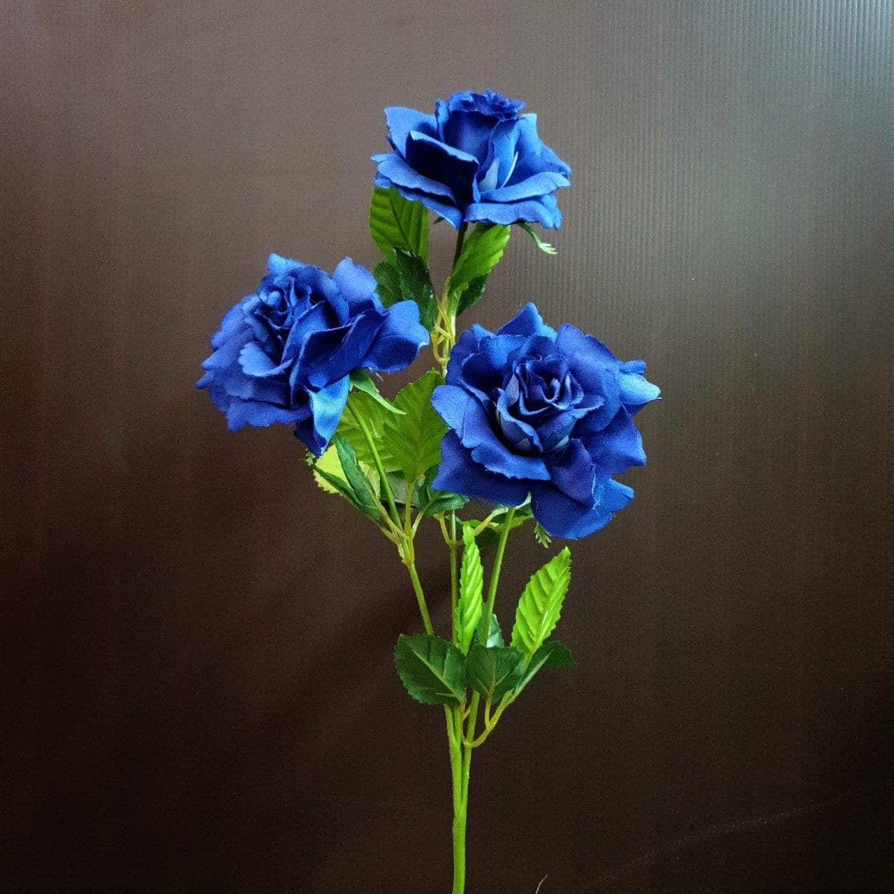 กุหลาบดิออร์ 3บาน (XF30PP9), Rose (3 open heads): a sculpted bloom with a sturdy stem and full, even profile.